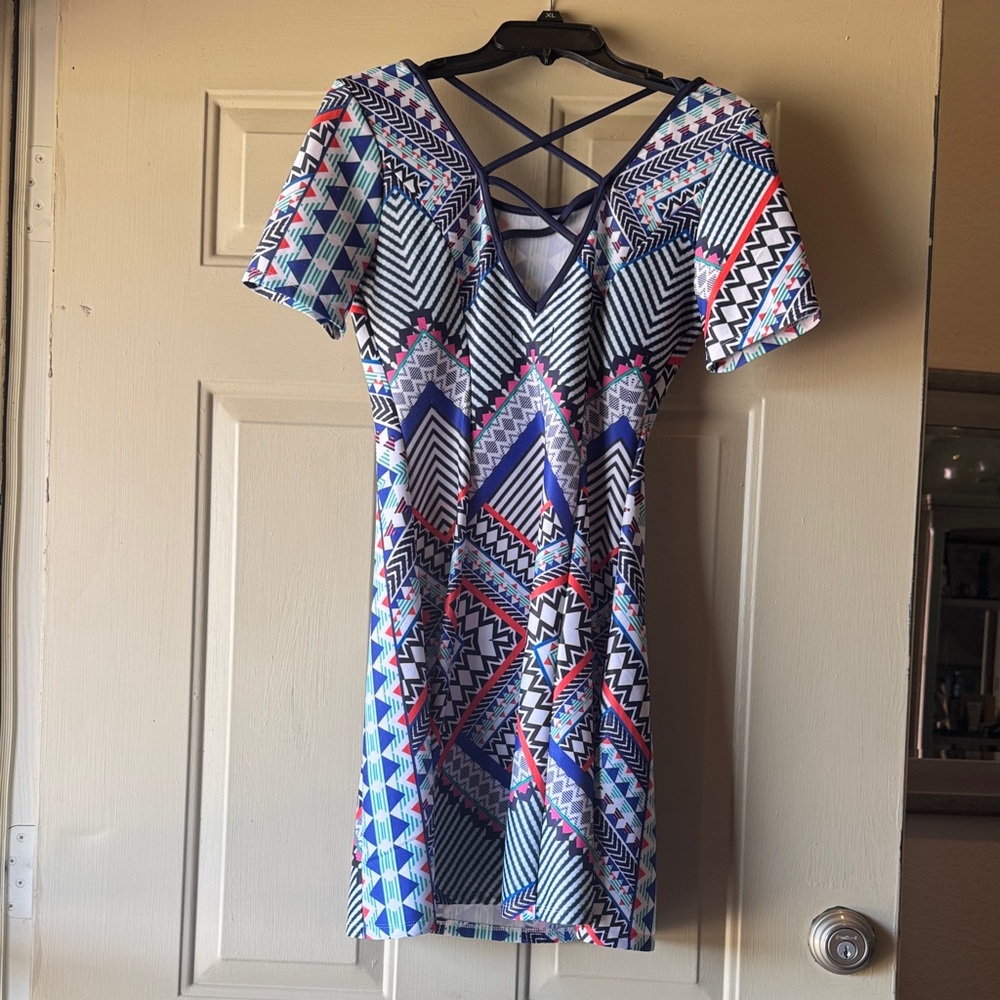 Geometric Patterned Short Sleeve Dress